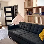 شقة Remote Work Friendly Zahradni U Jezera *
