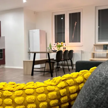 Remote Work Friendly Zahradni U Jezera Apartment