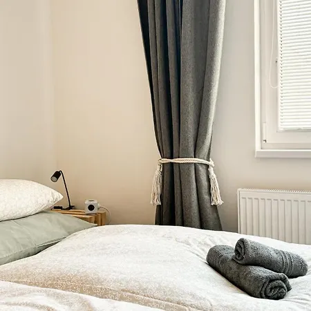 Remote Work Friendly Zahradni U Jezera Apartment